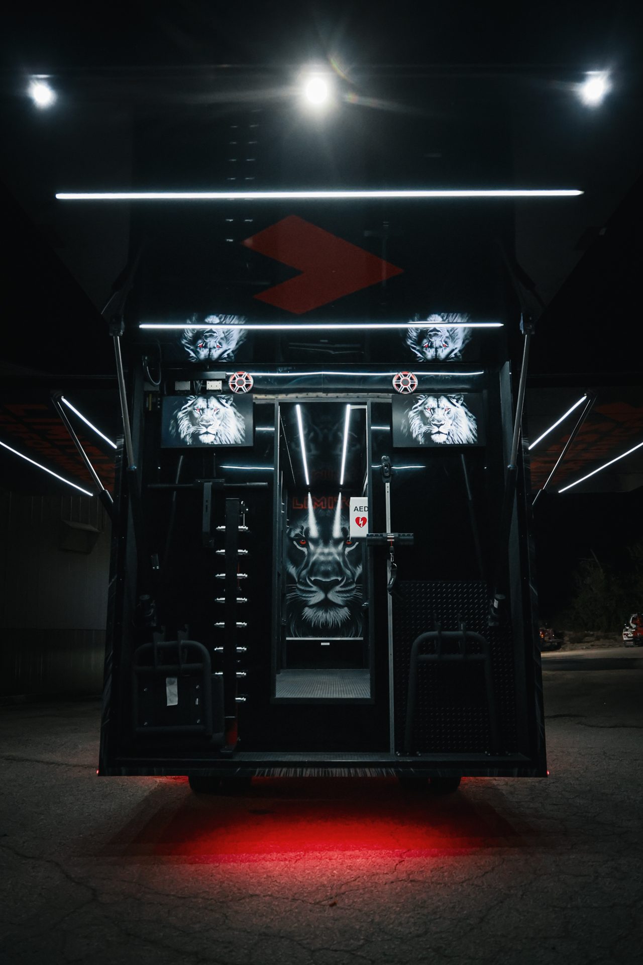 Fit Truk 2.0 rear view with interior equipment visible