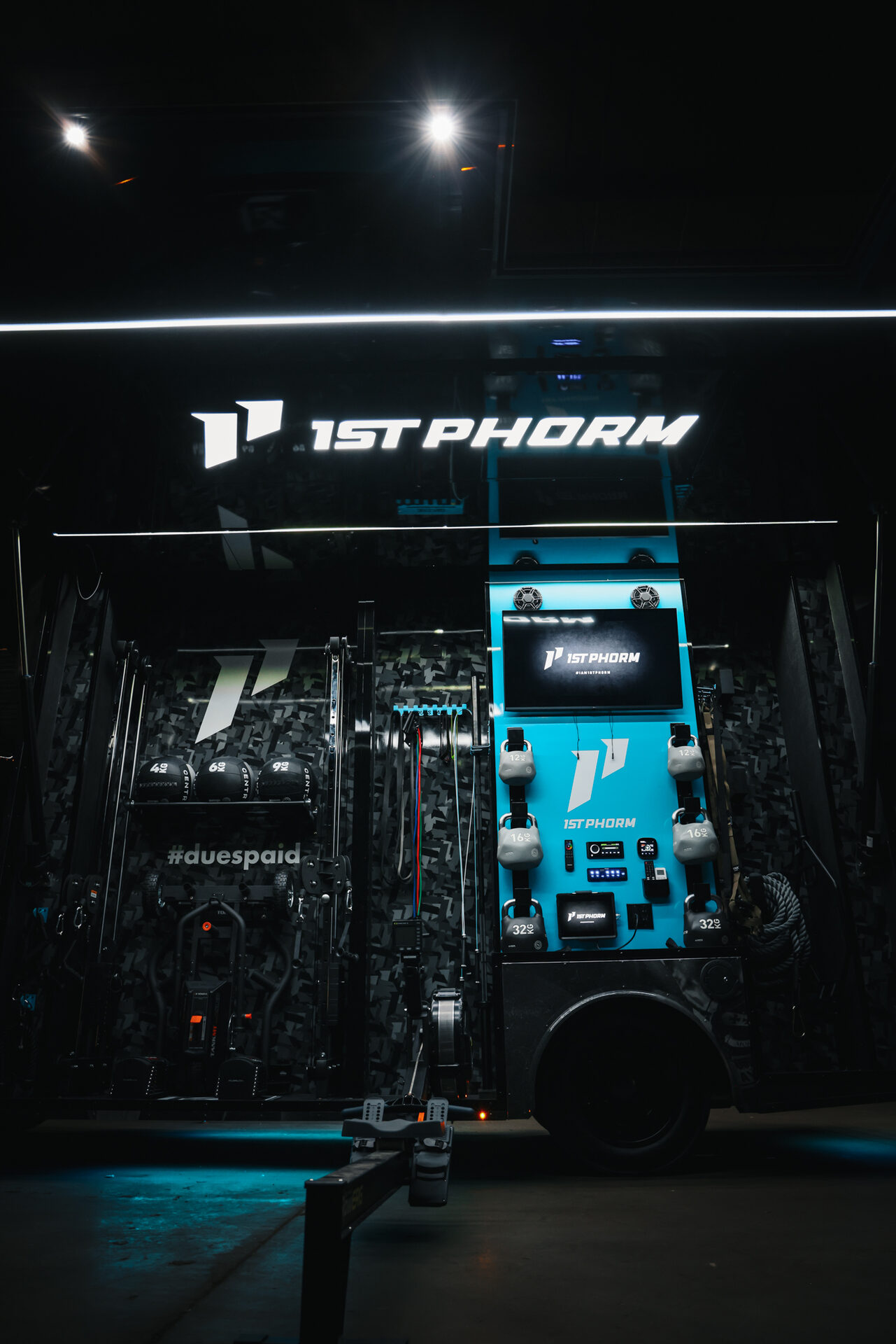 Fit Truk 3.0 front view with 1st Phorm branding
