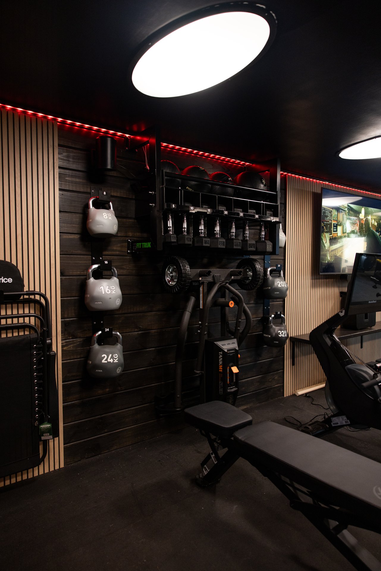 Vertical view of the gym trailer training corridor